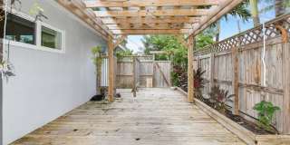 784 Dover Street Gallery 18