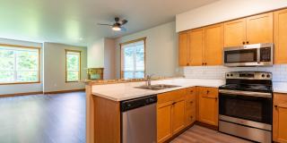 Pacific Pointe Apartments Gallery 6