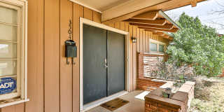 Cute midcentury modern home in central Lubbock! Gallery 4