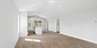 2213 Division Avenue Gallery 4