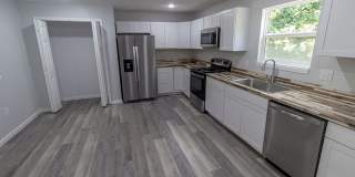 Large Duplex with Head-turning Style, Extraordinary Location. Gallery 1
