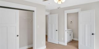 717 S Henderson Street Gallery 17