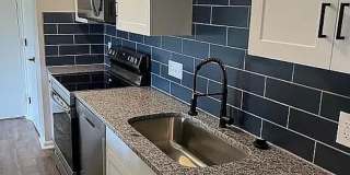 Room in 2 Bedroom Home at Meadow Rose Ln Gallery 11