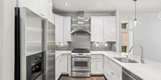 Modern U Street Condo | 2 Bed | 2 Bath | 1000 Sf | Large Balcony | 1 Parking Space Gallery 10