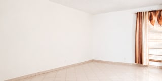 1850 West 56th Street Gallery 7
