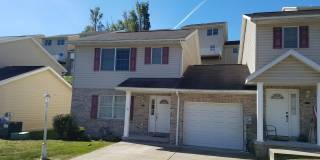 3 Br. 2 1/2 Ba. Town House Near Mileground/Airport Rd - Available 8/05/2026 Gallery 1