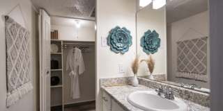 Harvard Square Apartments Gallery 10