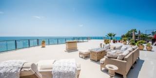 Laguna Royale Gallery 50