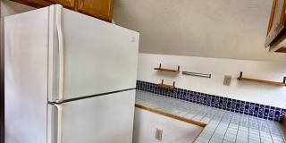 2 Bed / 2 Bath Lakeview Bellevue cottage $3,295/month Gallery 9