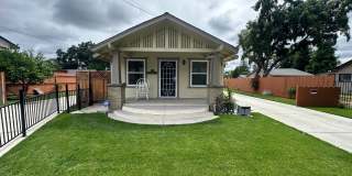 Charming Craftsman‑Style Home – 210 Las Flores Ave Gallery 1
