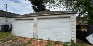 Charming 3 Bedroom Home With Fireplace and 2-Car Garage in Moline! Gallery 15