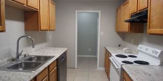 Newly Refreshed 3 bedroom 2 bath Duplex - Open To Section 8 Gallery 8