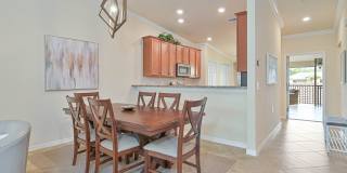 **2 + Den Condo - 1 Car garage - Fully Furnished - Short Term Lease (5.11 - 11.30) ** Gallery 9