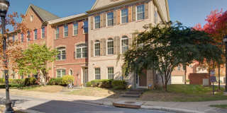 LOVLY BRICK FRONT TOWNHOME Gallery 1