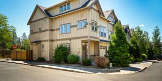 Close proximity to Old Mill District and downtown Gallery 4
