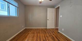 Highlands/Stadium Area Great Sized 1 Bedroom with Beautiful Hardwood Floors, Reserved Parking, Extra Storage, Fenced Yards Gallery 7