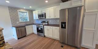 Fully Updated 3-bedroom, 2-bathroom house for rent in North Allegheny School District! Gallery 4