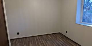 3 Bed, 1 Bath Unit with den in Fairhaven Close to Shopping & Restaurants & On a Bus line Gallery 13