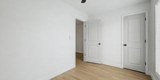 Gorgeous 2 Bed + Bonus Room | Large Private Yards | Resort Pool | 8 Weeks Free Rent! Gallery 16
