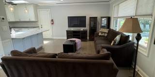 282 Lawrence Avenue Gallery 4