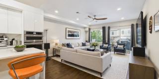 Philly Magazine-Featured Luxury 3 Bed Condo with Huge Roof Deck & Skyline Views Gallery 4
