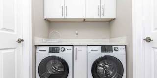 Ladera Woods Gallery 100