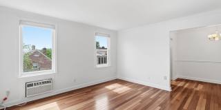 906 S WASHINGTON Street S Gallery 4