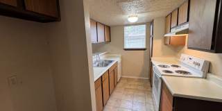2 bed duplex with 1 1/2 baths, bonus room and a 1 car garage for lease in SW OKC! (no fenced yard) Gallery 5