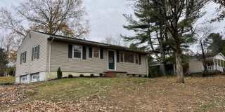 Fully Furnished House in Benton City Limits Gallery 1