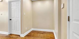 Lovely 2 Bedroom / 2 Bath for Rent Gallery 16