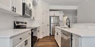 4 Bed 3 Bath Townhome located close to University! Gallery 12