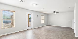 1748 N LOGAN Lane Gallery 8