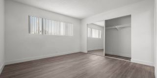 Sunset Square Gallery 50