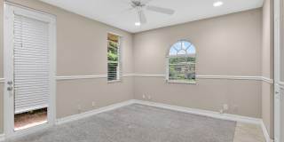 4901 NE 29th Avenue Gallery 36