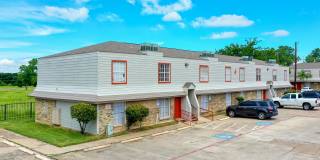 Las Lomas Apartments - Affordable Housing Gallery 2