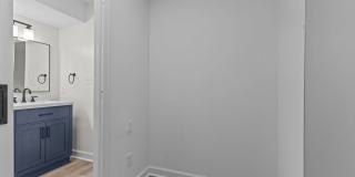 1821 Swann St Gallery 10
