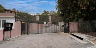 FALL IN LOVE with Highland Park Living! Gallery 26