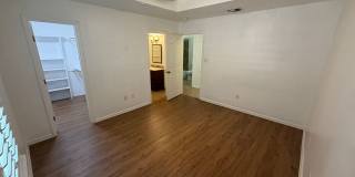 4930 Bluff St Gallery 12