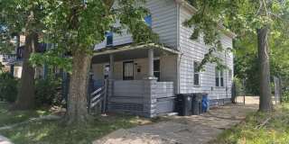 Charming 3-Bedroom Property in Prime Location Gallery 3