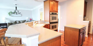Spacious Home in Port Potomac Gallery 10