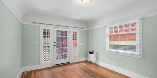 Charming Sherman Heights 2-Bedroom, Available Now! Gallery 11