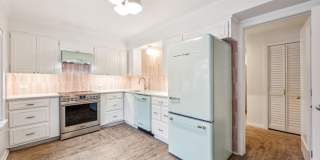 2185 W Lincoln Gallery 7