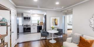 Everly Apartments on Cherry Street Gallery 16