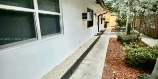 1240 NE 12th Ave Gallery 18