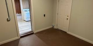 Available Now! Spacious 2 Bedroom, 1 Bathroom with Bonus Room & Huge Backyard Gallery 17