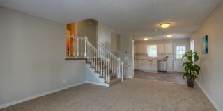 Convenient location! Side Split in Western Omaha. Gallery 13