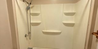 5 minutes to Oregon Tech and Skylakes Medical Center. Hard to find 1 bdrm, 1 bath unit Gallery 8
