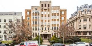Spacious Studio Across from Meridian Hill Park! Gallery 3
