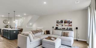 Beautiful 4-Bedroom, 3.5-Bathroom Townhome with Modern Amenities and Ideal Layout in Hanahan! Beautiful 4-Bedroom, 3.5-Bathroom Townhome with Modern Amenities and Ideal Layout in Hanahan! Gallery 9