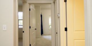 Tanasbourne: Spacious 2 Bed 1 Bath Condo at Arbor Crossings Gallery 13